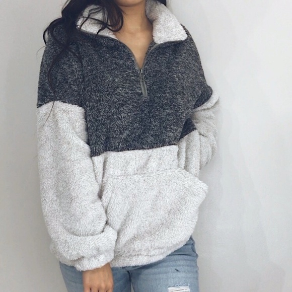 🆕 Camila - Gray Fuzzy Pullover - Picture 3 of 8